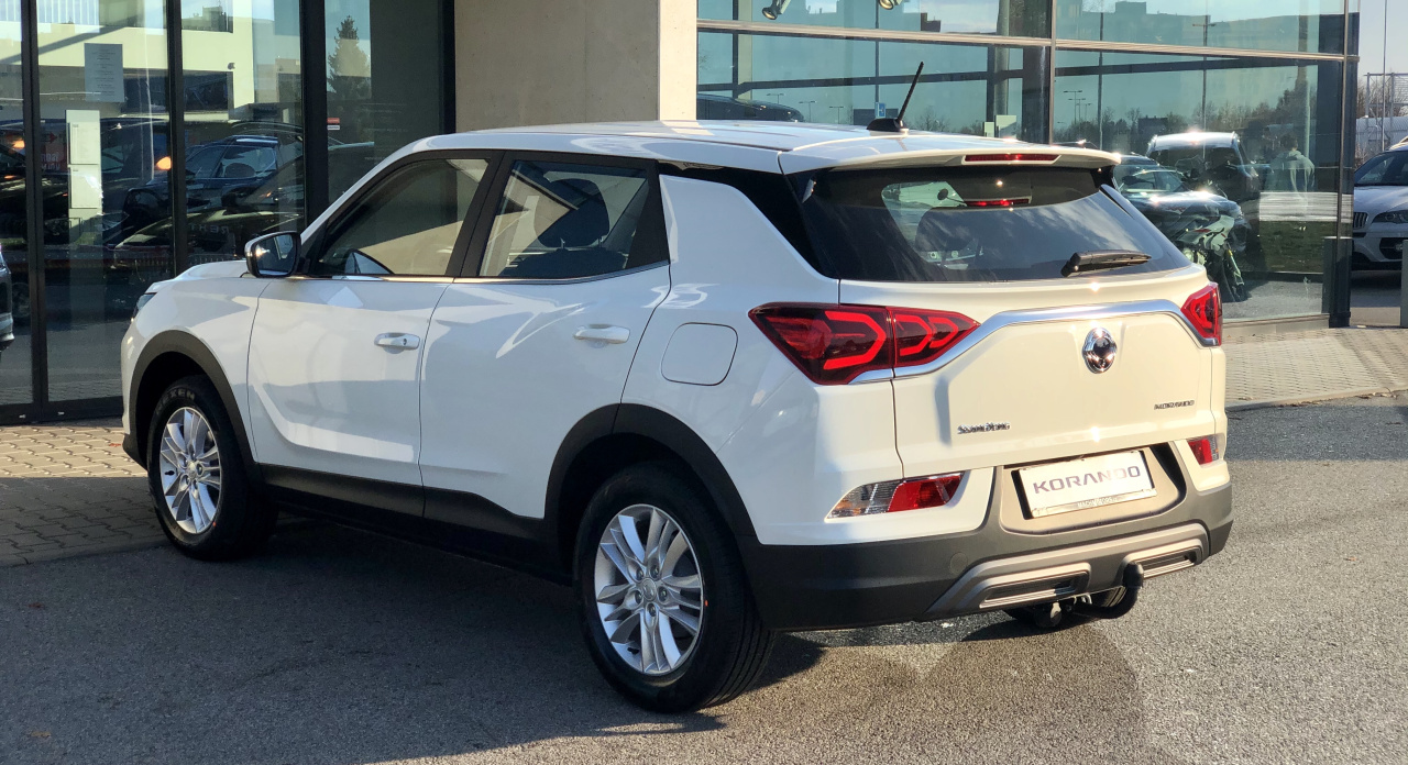 KGM Korando C313 MY24 CLUB SUV 1.5 e-XGi 006