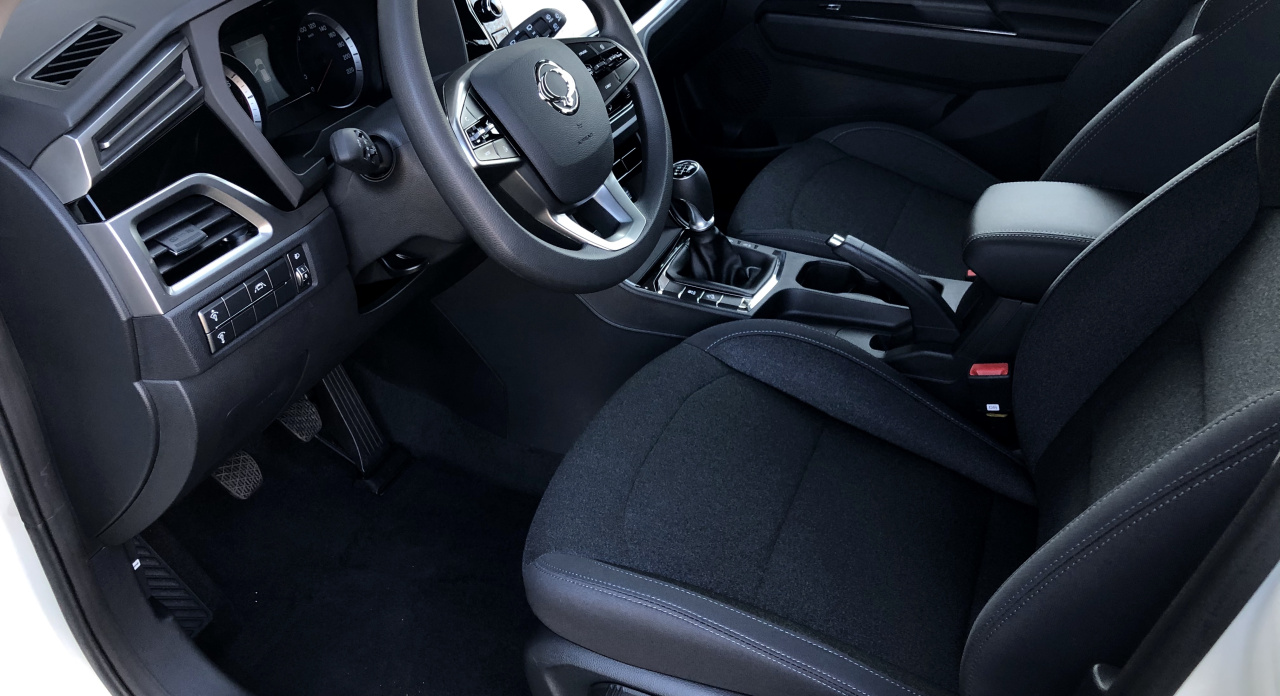 KGM Korando C313 MY24 CLUB SUV 1.5 e-XGi 006