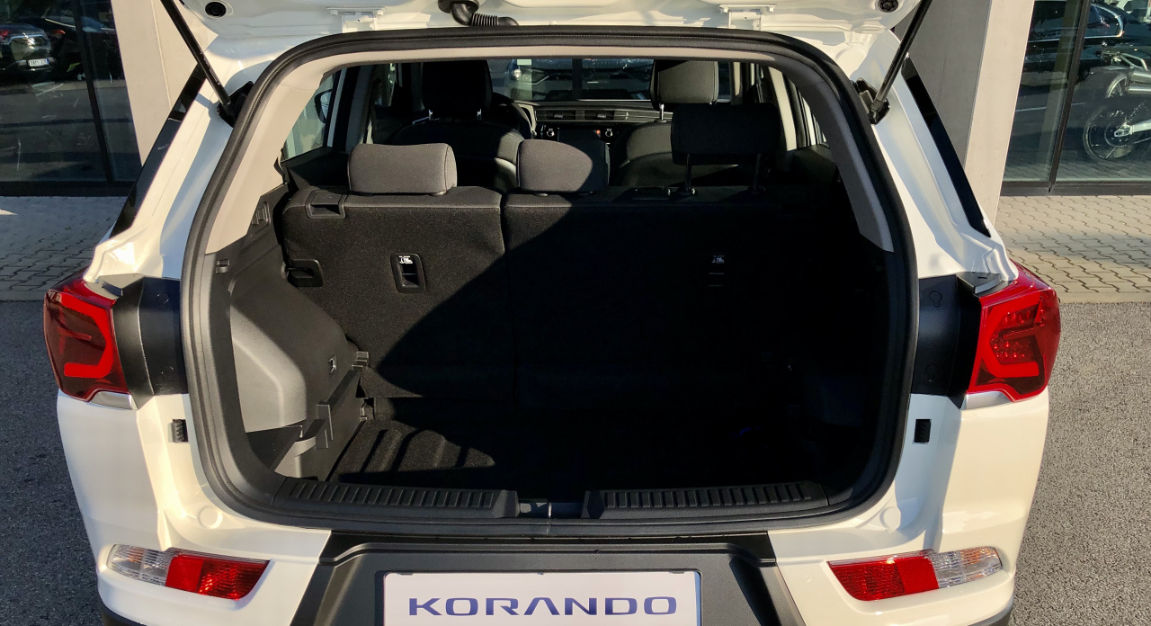 KGM Korando C313 MY24 CLUB SUV 1.5 e-XGi 006