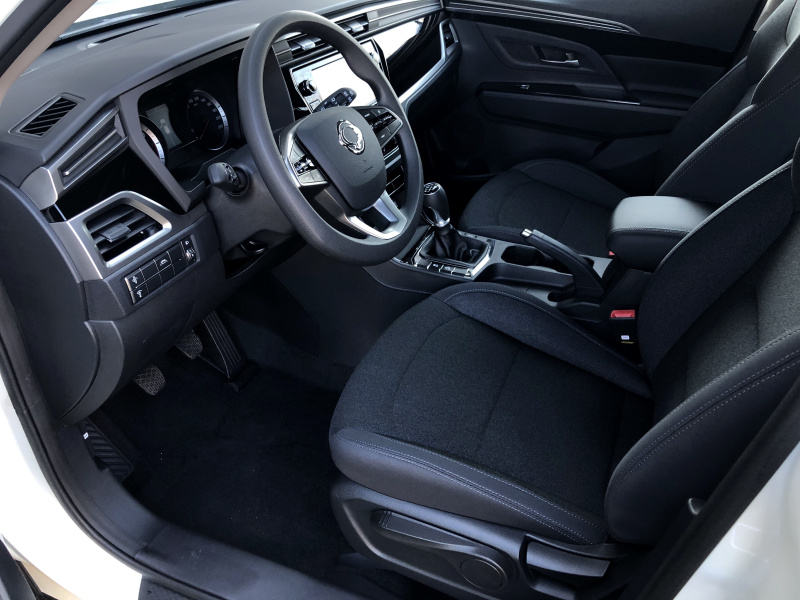 KGM Korando C313 MY24 CLUB SUV 1.5 e-XGi 006