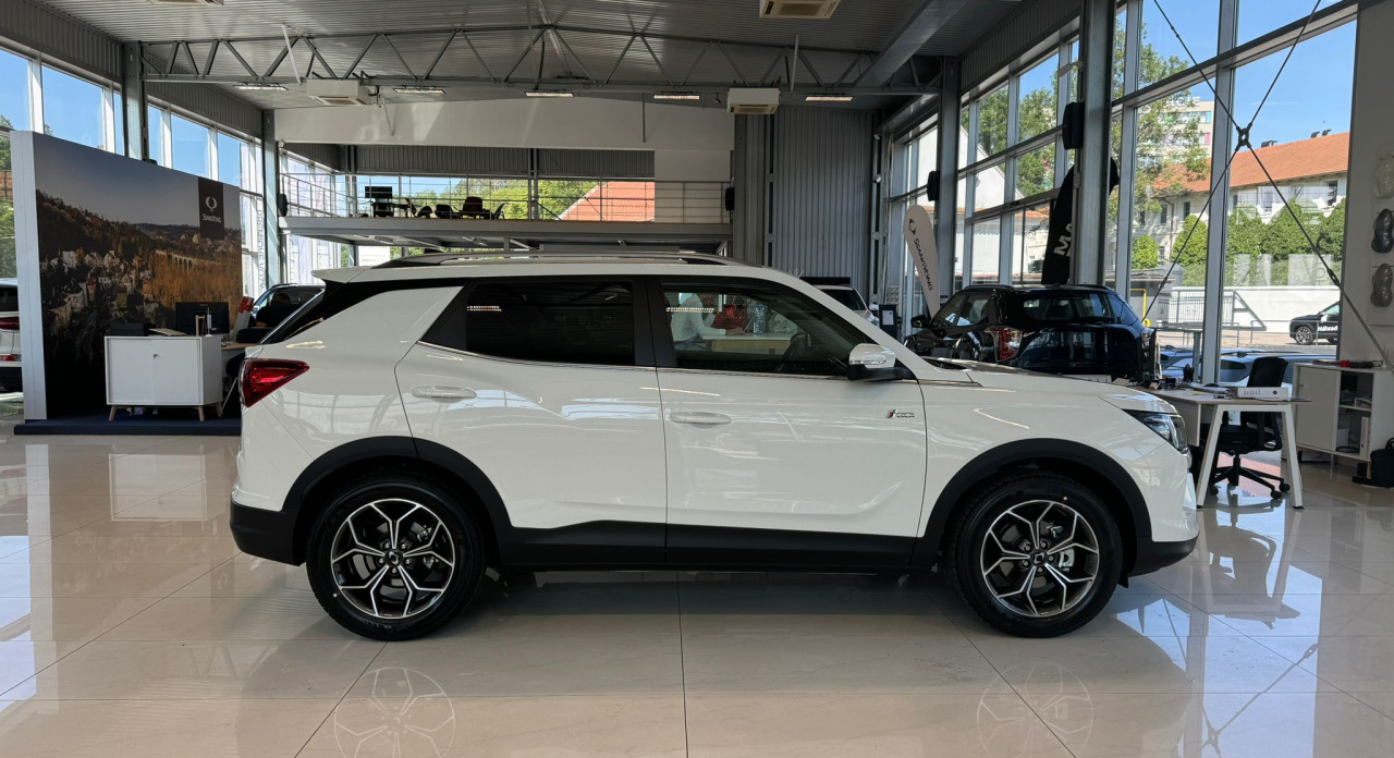 KGM Korando C313 MY24 STYLE+ SUV 1.5 e-XGi - 63774